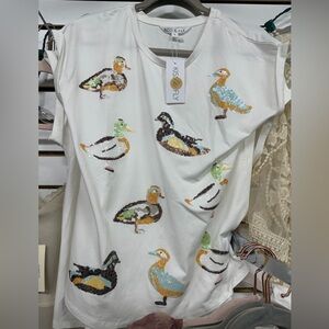 Cabincore Kiss & Fly Sequin Duck Tee in White small
